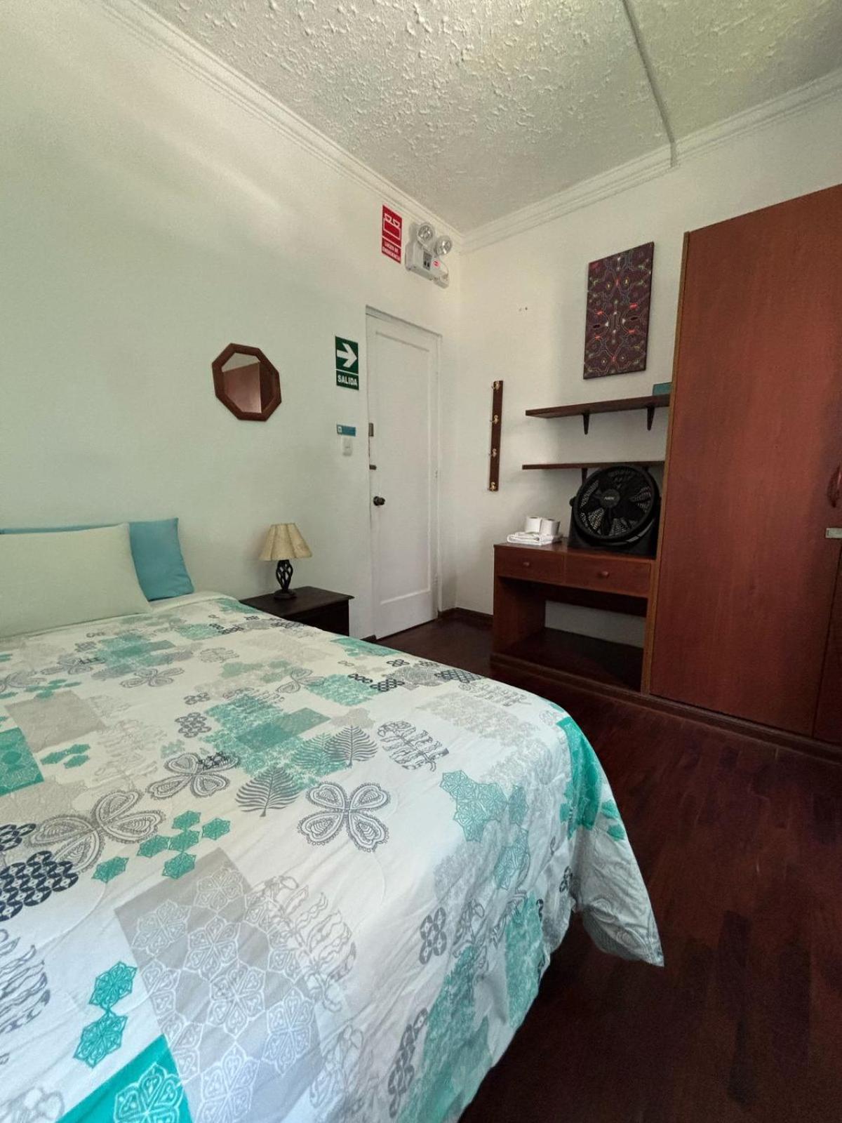 La Casona Azul Bed & Breakfast Лима Екстериор снимка